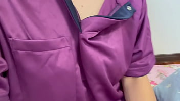 男性を揉みほぐす整体師。男性のゴツゴツした身体を触っていたらムラムラしてオナニーしちゃいました