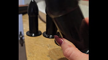 Large sextoy anal fuck