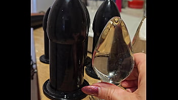 Large sextoy anal fuck
