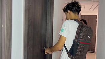 ¿que puede pasar si una pareja de calientes hermanastros comparten habitacion de hotel