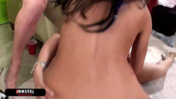 Mardi gras monster orgasm yuki mori makes ralph long blow his load