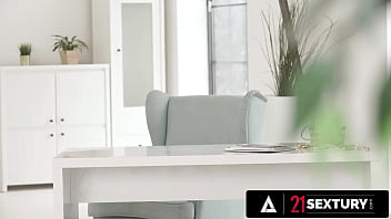 Gorgeous girl takes hard cock in the ass part 1