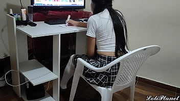 Engaño a mi mi hijastra colegiala con la tarea Engaño a mi mi hijastra colegiala con la tarea