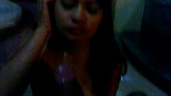 Enseñando a melissa de paraguay cómo chupar pija y le encanta