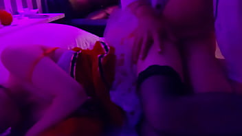 クリスマスコスプレのかわいい女の子の舌使いがエロすぎる たまらずマンコにしゃぶりつく 素人撮影 中出し フェラ オーガズム