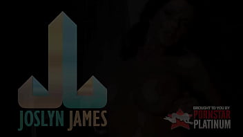 Beautiful babes joslyn james & lily cade in some finger action