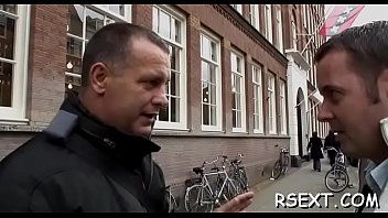 Hottie takes it up the wazoo