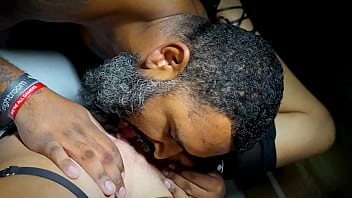 Brincadeira com um novo amigo