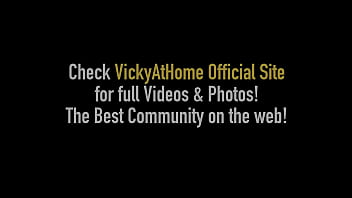 Hot divas vicky vette and rachel storms scissoring at the pool