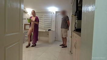 The beauty sucked the courier because he gave her a gift The beauty sucked the courier because he gave her a gift