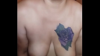 Lubricando y montando rico pene