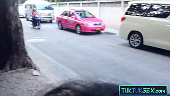 Amateur asian milf from thailand enjoys horny sex in a hotel