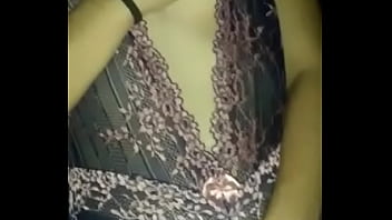 Novinha com sua lingerie nova putinha