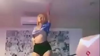 Ayuden samaritanos a buscar a esta chiquilla de buenos muslos