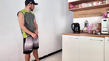 Banho demorado traição rapida e ela pegou o amigo do marido