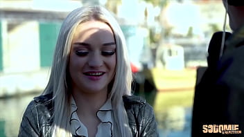 Nathalie belle blonde se fait détruire le fiak