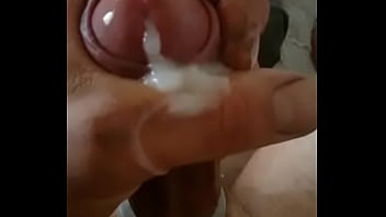 Sega e tanto sperma bianco e denso