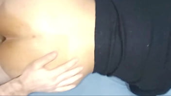 Estilo perrito follando el jugoso coño de esta perra haciéndola eyacular varias veces me saca toda la leche