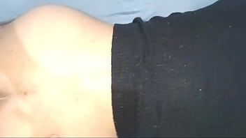 Estilo perrito follando el jugoso coño de esta perra haciéndola eyacular varias veces me saca toda la leche