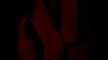 Pov vizinha milf casada é possuída chupa e engole tudo do vizinho corno enquanto sua esposa não está asmr gemendo e quando chupa