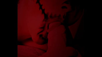 Pov vizinha milf casada é possuída chupa e engole tudo do vizinho corno enquanto sua esposa não está asmr gemendo e quando chupa