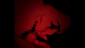 Pov vizinha milf casada é possuída chupa e engole tudo do vizinho corno enquanto sua esposa não está asmr gemendo e quando chupa