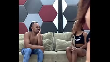 Ela dançou pelada para nós