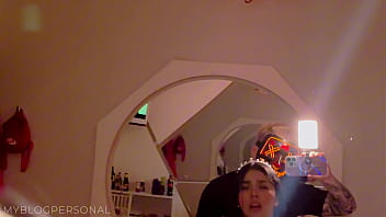 La princesa de la fiesta se convierte en una puta frente a la camara pov