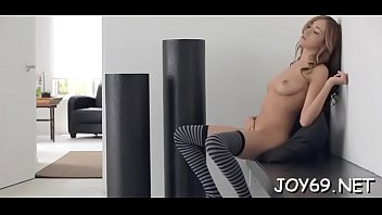 Babe in an gripping solo action