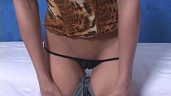 Bubble butt beauty craves for cock