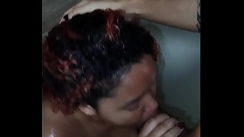 Jovem casal filma porno amador em banheiro de hotel Jovem casal filma porno amador em banheiro de hotel