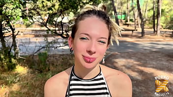 Eva belle femme aimant les grosses bites