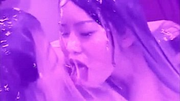 What wet lesbians also want