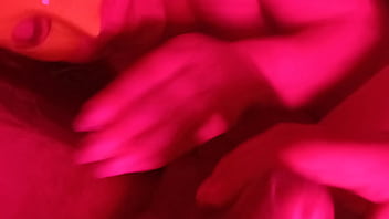 Me quede sin money y la dueña del bar me invito a su habitación especial me chupo la verga hasta tragarse mi leche semen por dinero 2