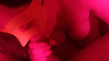 Me quede sin money y la dueña del bar me invito a su habitación especial me chupo la verga hasta tragarse mi leche semen por dinero 2