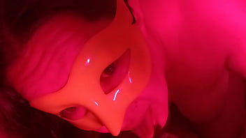 Me quede sin money y la dueña del bar me invito a su habitación especial me chupo la verga hasta tragarse mi leche semen por dinero 2