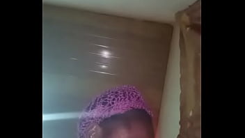 Warri boy fucked his girlfriend & upload it life in a group