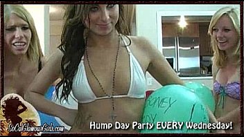 Sexy webcam girls play balloons