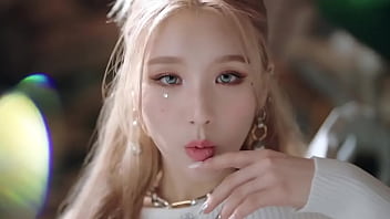 Loona chicas kpop pintando toda la ciudad