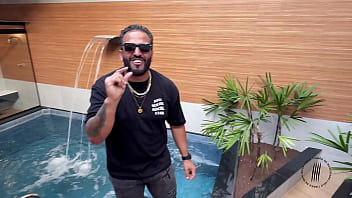 Trailer renovando os chifres