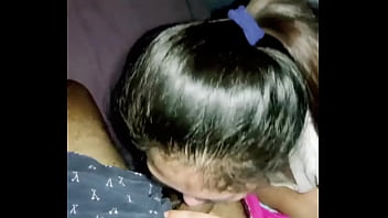 Kontol ku selalu dihisap oleh istri teman kerjaku