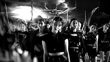 Loona paint the town