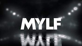 Nonton March Spotlight: Let's Celebrate London River's Big Tits! thumbnail