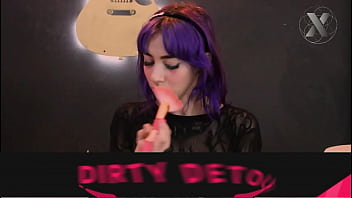 My girlfriend masturbates my cock with her tits