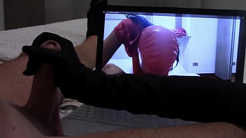 Preview gift to my biggest handjob in gloves while is watching one of my vids with cumshot
