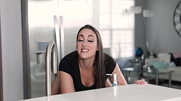 Nonton Tall Milf Is A Wild Wild Witch - Katrina Colt, Charles Dera thumbnail