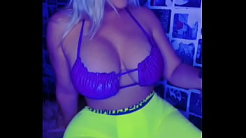 Loirao gostosa e suabraba gigante