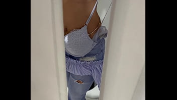 Tu veux venir avec moi dans la cabine