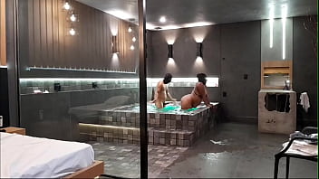 Levei minha amiga no motel de luxo ela adorou e acabou liberando o cuzinho