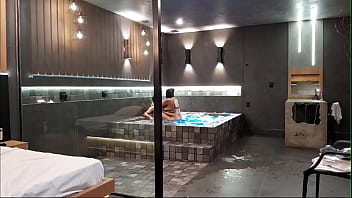 Levei minha amiga no motel de luxo ela adorou e acabou liberando o cuzinho